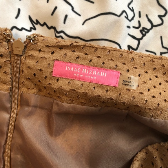 Tan suede laser cut pencil skirt - Picture 5 of 7